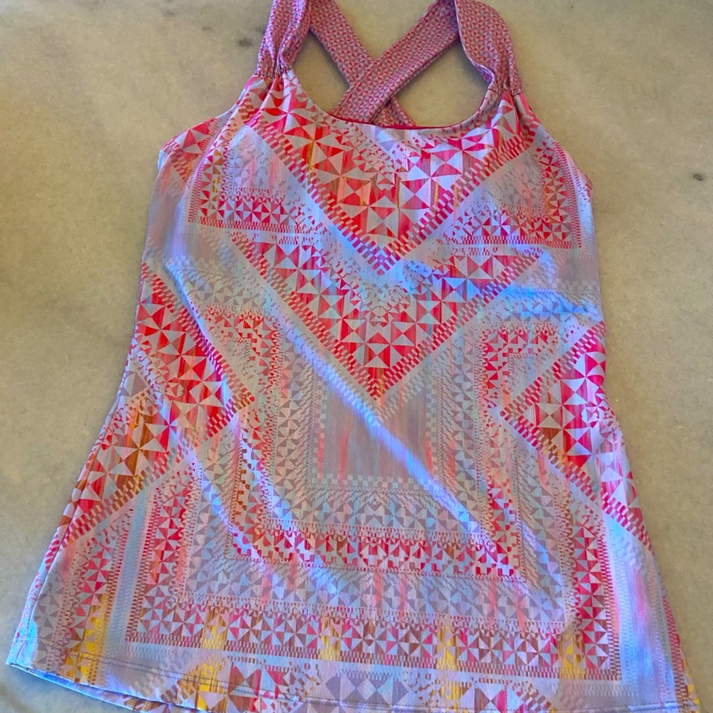 Prana criss-cross back workout top. Size M. Pink.